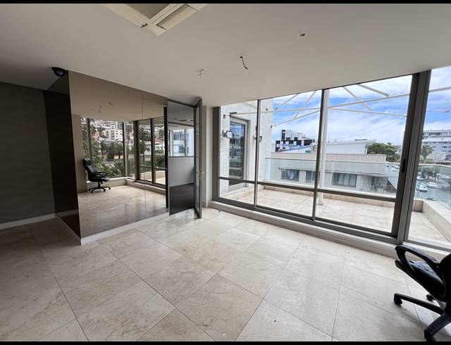 183M² OFFICE TO LET IN SEA POINT